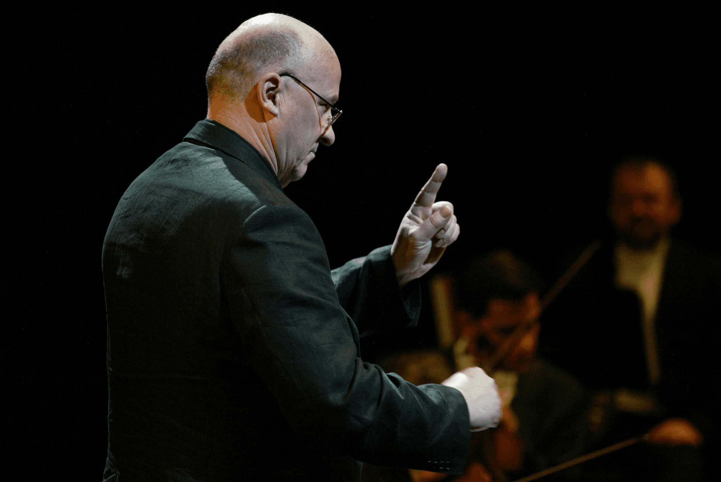 GB conducts Opera de Rouen orchestra 2005